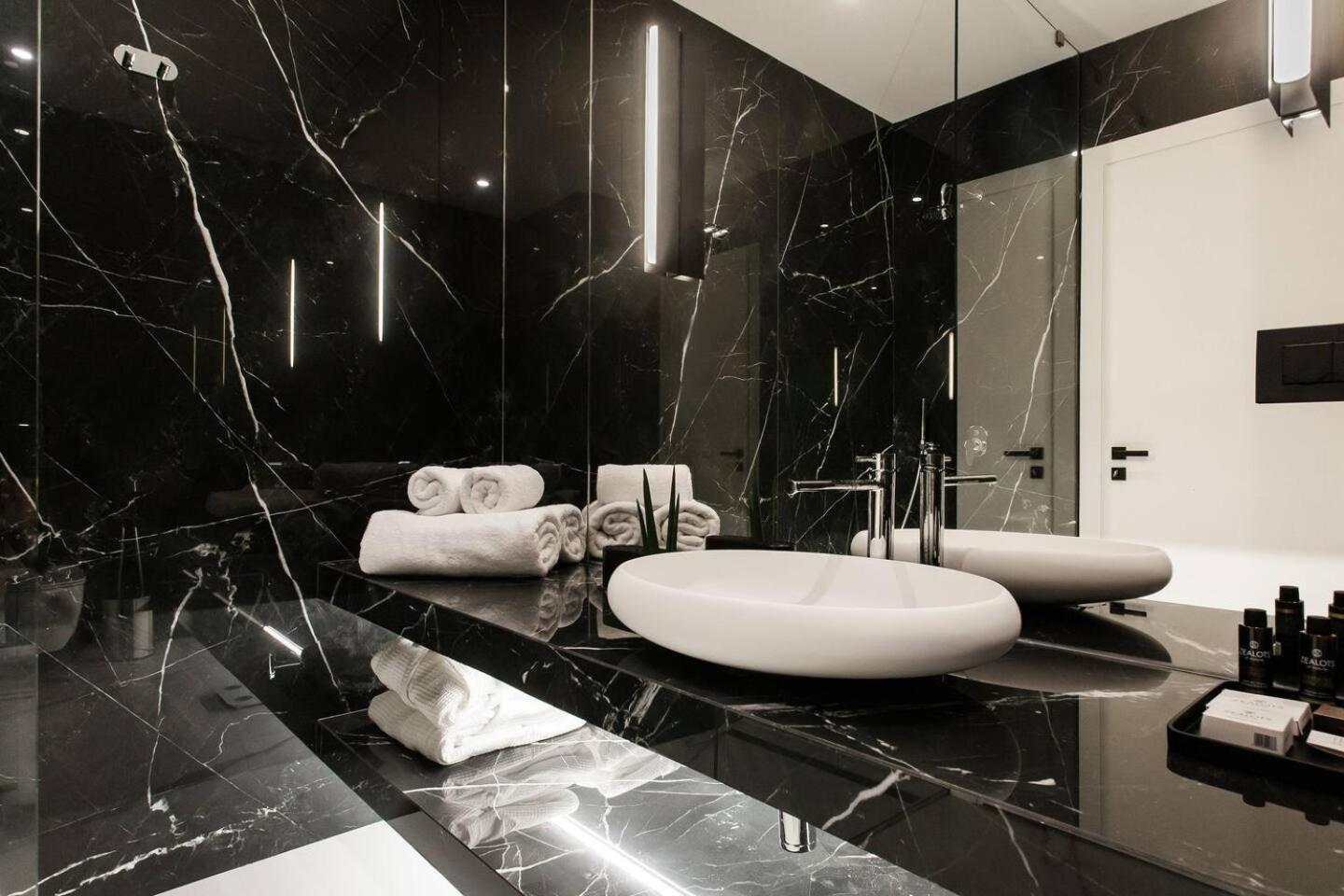 2 Sidebyside Suites In Athens Riviera By The Olon Exteriér fotografie