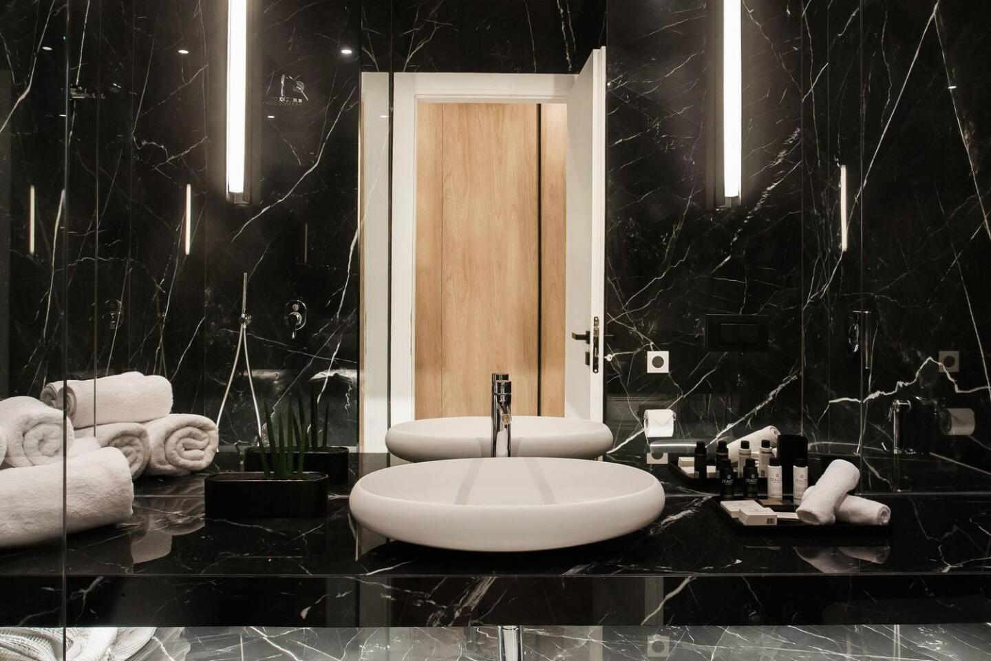 2 Sidebyside Suites In Athens Riviera By The Olon Exteriér fotografie